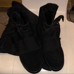 Yeezy 750 triple black size 12. Worn once. 650 obo